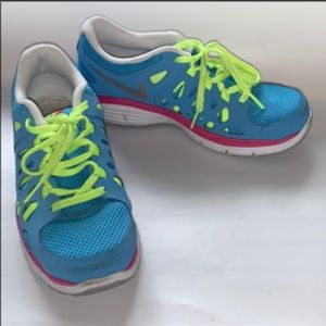 NIKE Dual Fusion Run 2 Running Shoes